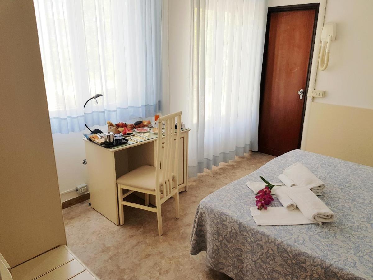 Rivazzurra Hotel Pesaro Exterior photo